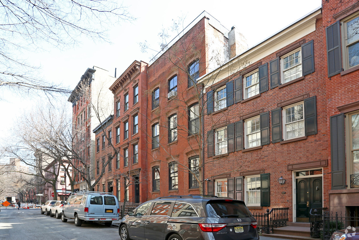 Primary Photo - 60 Bank St