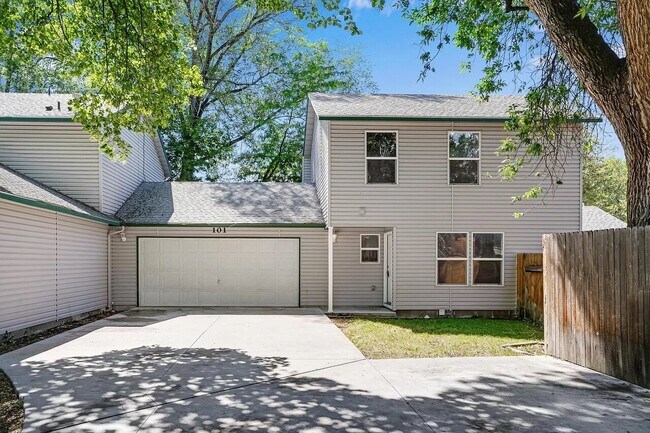 Building Photo - Latah Street Townhomes
