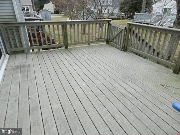 Building Photo - 75 Victoria Dr