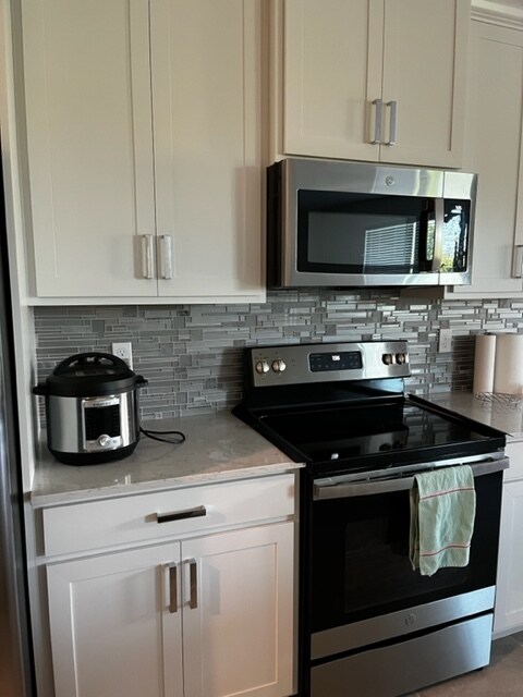 Kitchen - 3155 Streng Ln