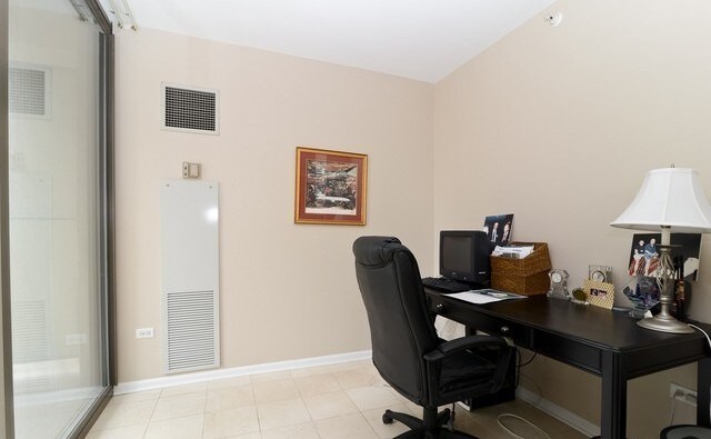 Den Area / Office - 630 N State St