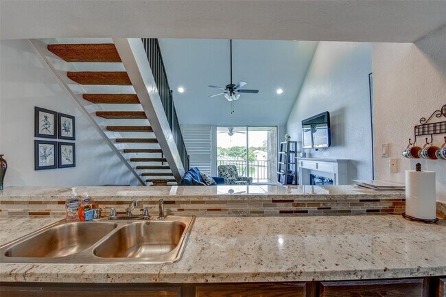 Building Photo - 12600 Melville Dr