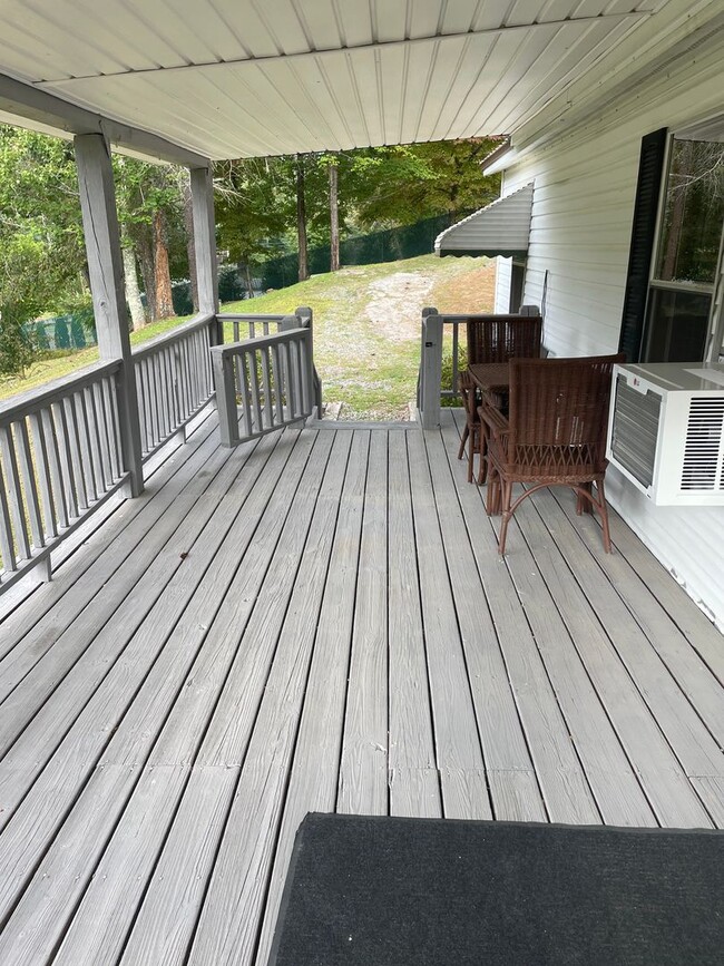Building Photo - Hiwassee Dam 3/2 includes lawn care