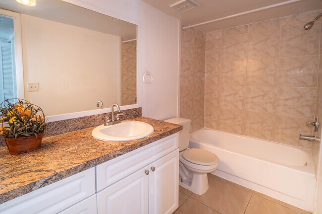 Building Photo - 277 Hermitage Hill Way