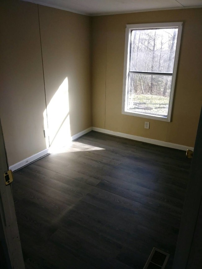Building Photo - 424 Doe Trl