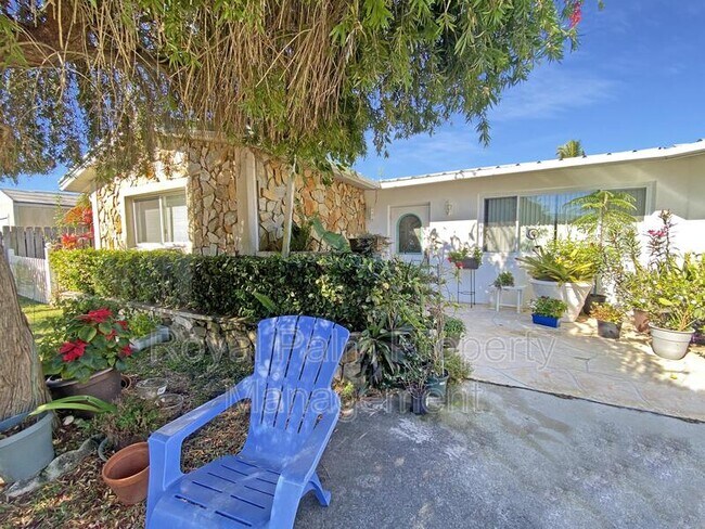 Foto del edificio - 320 E North Shore Dr