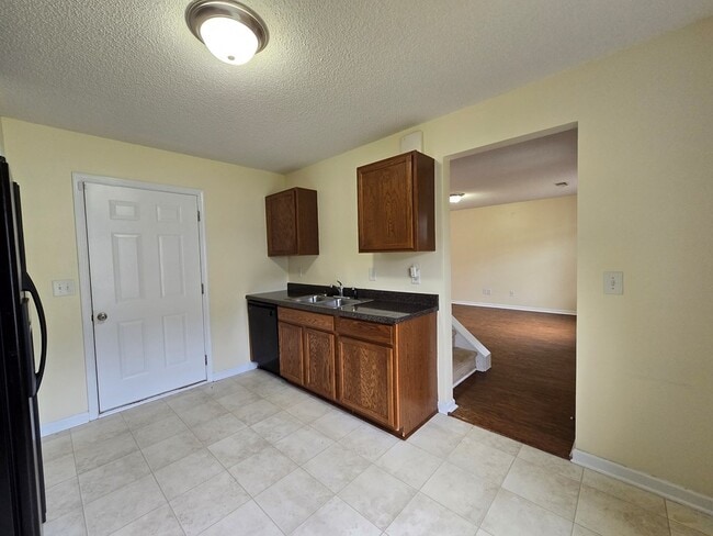 Building Photo - 1601 Ruger Dr