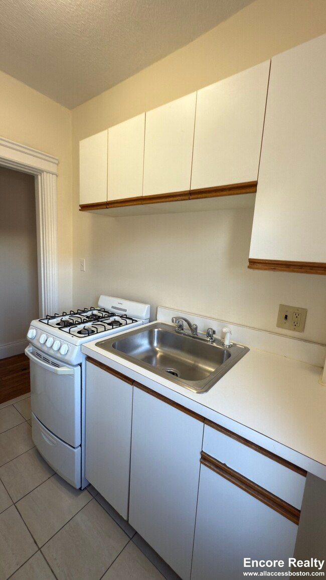 Building Photo - 1169 Commonwealth Ave