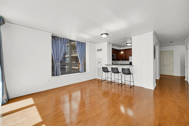 Foto del edificio - 420 E Waterside Dr