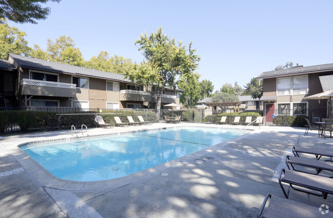 Building Photo - Oakbrook Apartments