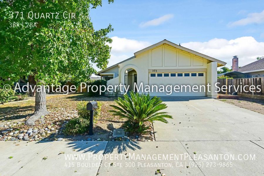 Primary Photo - 3 bed, 2 bath, 1,280 sq. ft. single story ...