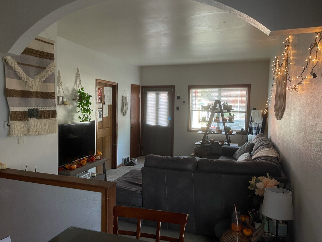 1024 Farnam St Unit 1024, La Crosse, WI 54601 Apartments in La Crosse