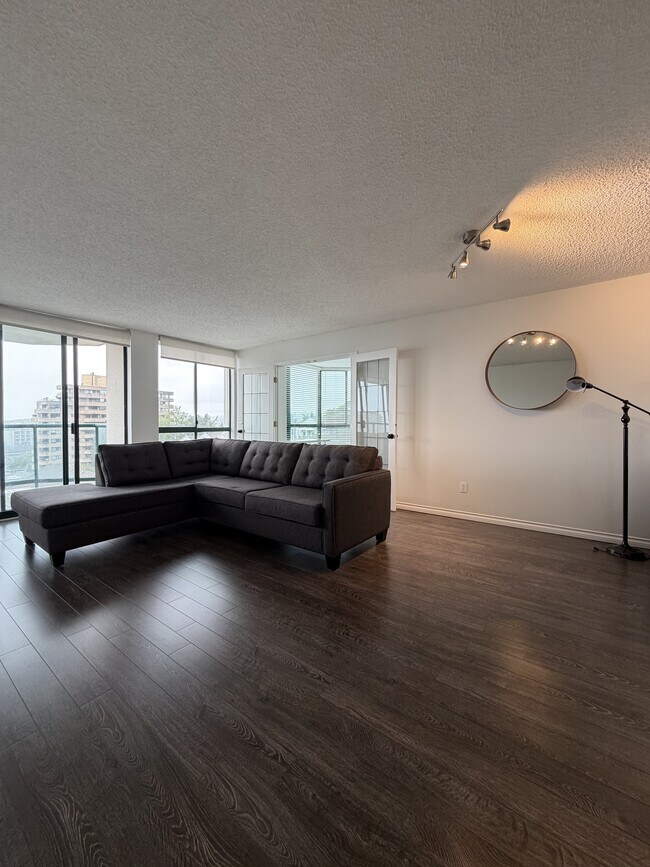 Photo du bâtiment - 121 10th St