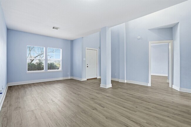 Building Photo - 11930 Longwood Garden Way