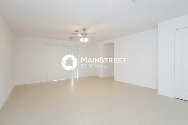 Foto del edificio - 4 Bedroom Pet-Friendly Home in Dundee, FL with Main Street Renewal