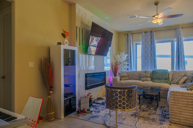 Building Photo - 14937 Tierra Mirage Ave