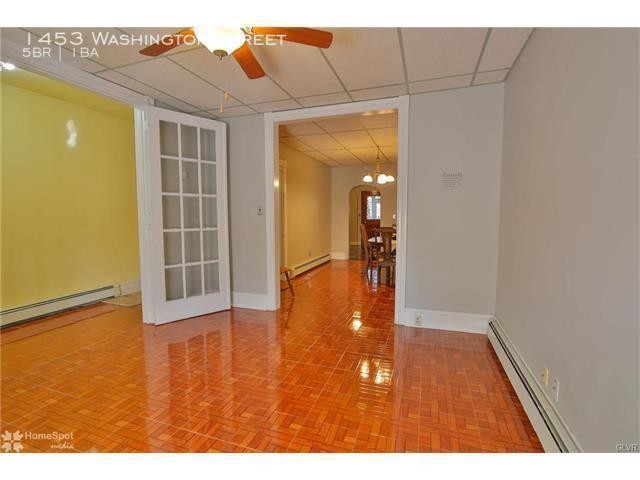 Building Photo - Large 5 Bedroom House in Easton