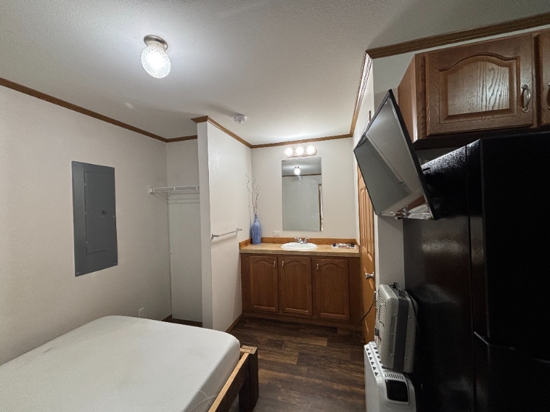 Building Photo - 321 Cozy Ct