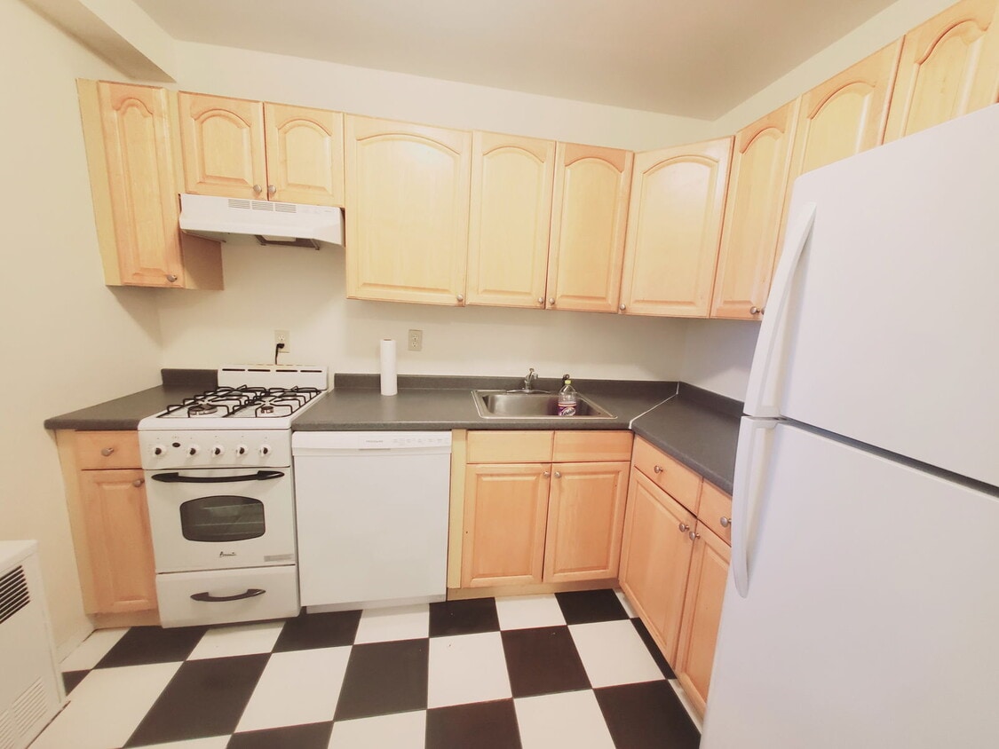 Photo - 444 Bedford Street Apt #B, Stamford, CT 06901 - 1 BR 1 BA condo