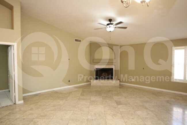 Building Photo - 1350 W Stacey Ln