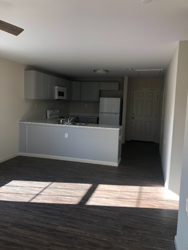 Building Photo - 110 Carriage Rd