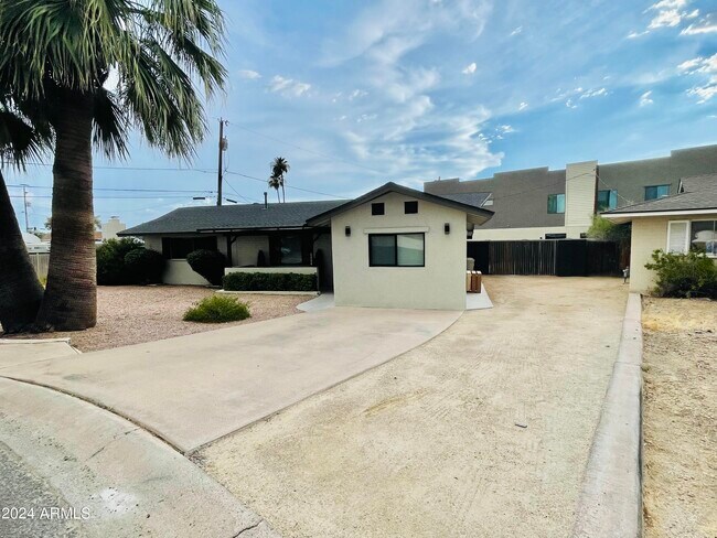 Foto del edificio - 6804 N 17th St