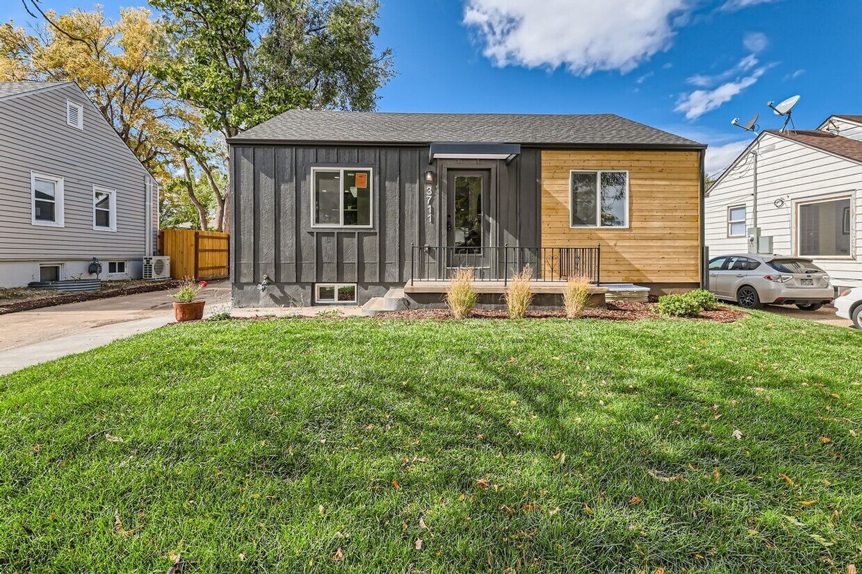 Foto principal - Charming 4BR House in Englewood