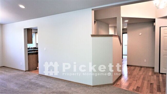 Foto del edificio - 3 Bedroom East Bremerton Home