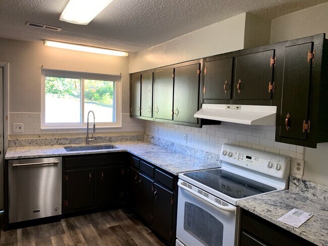 Kitchen - 311 Wygoda Cir