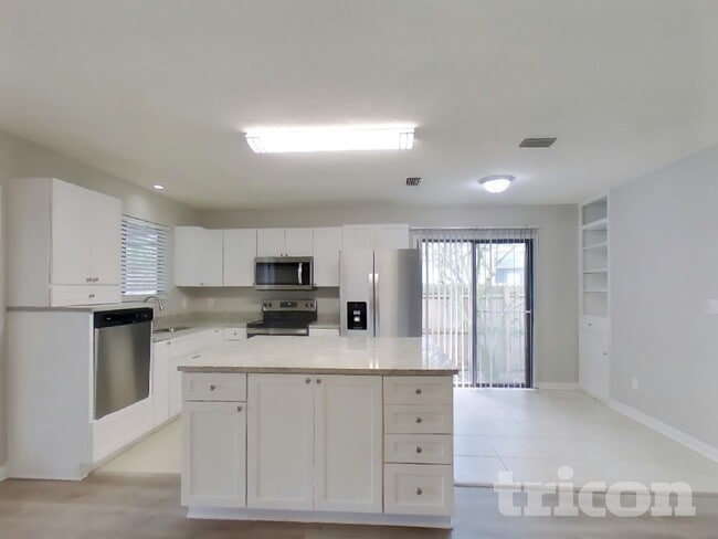 Foto del edificio - 4963 Beige St