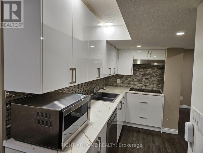 Building Photo - 56 McCallum Dr