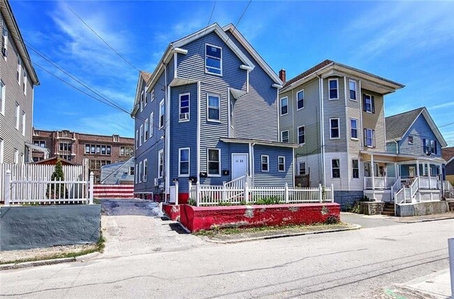 Building Photo - 24 Ida St