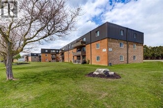Building Photo - 390 Admiral Dr