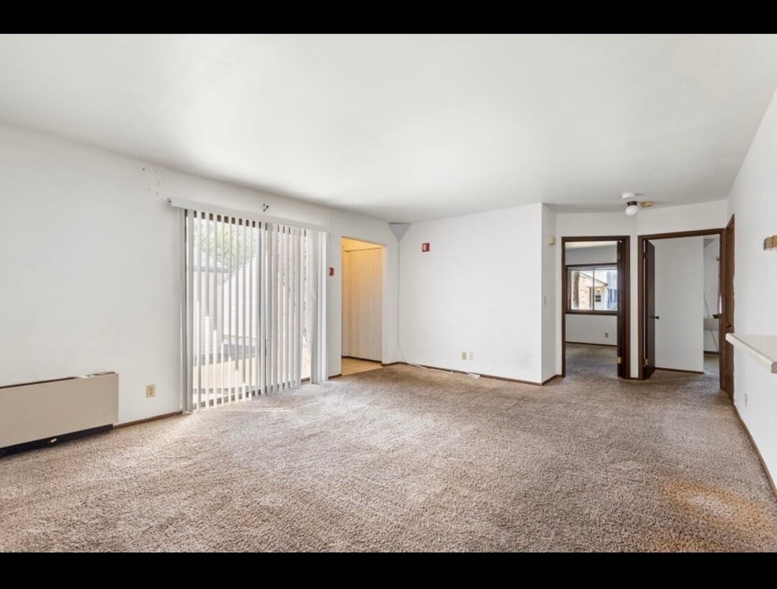 Building Photo - 10818 W Donna Dr