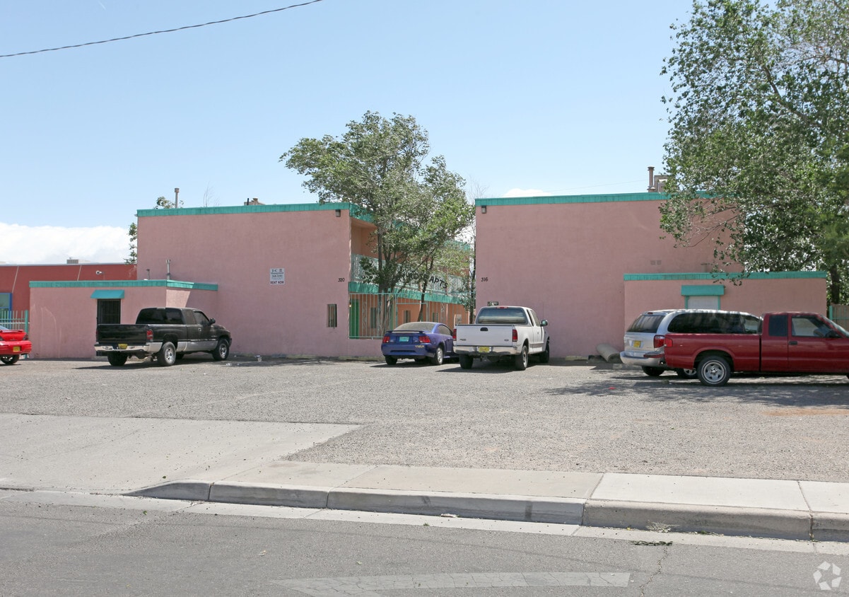 316320 Espanola St NE, Albuquerque, NM 87108 Apartments in