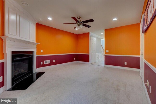 Foto del edificio - 2447 Brookmoor Ln