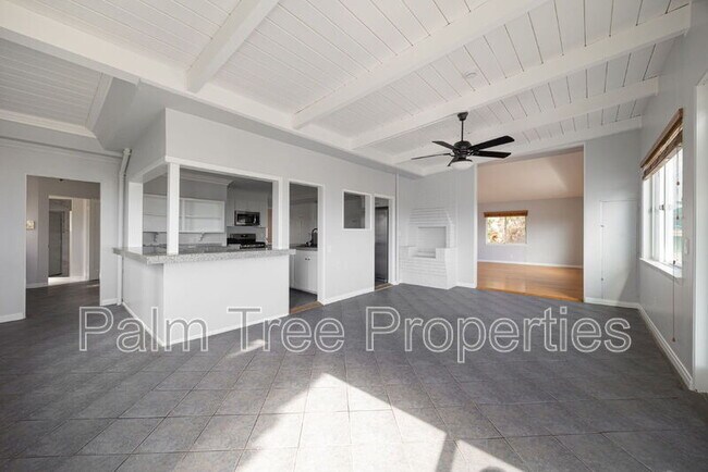 Foto del edificio - 8050 Fairview Ave