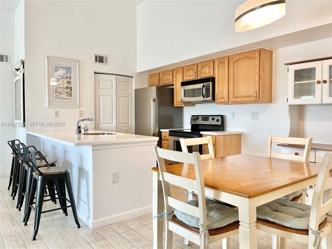 Foto del edificio - 221 SW Palm Dr