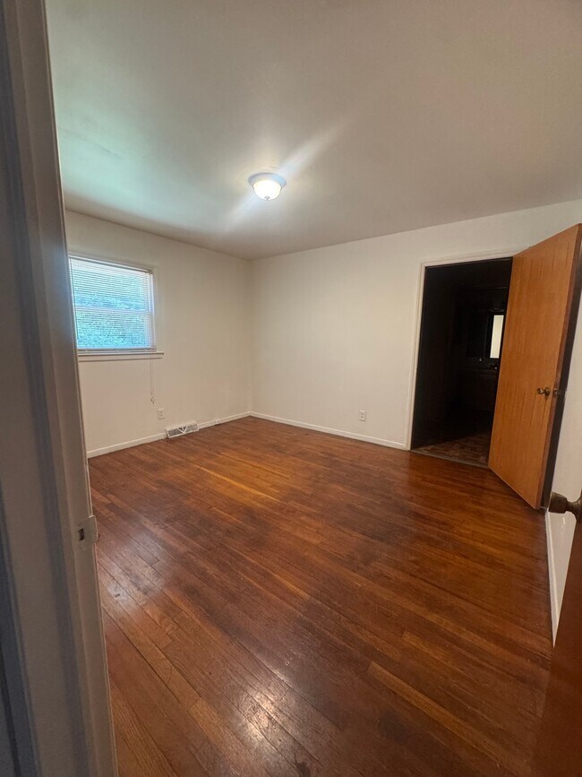 Building Photo - 3001 Depaul Ct