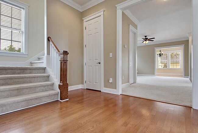 Building Photo - 121 Heart Pine Cir