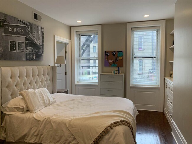 Foto del edificio - 336 Bloomfield St