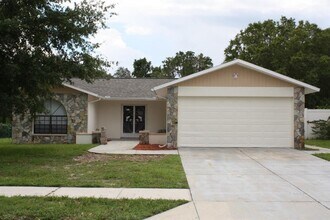 Building Photo - 8338 Fishhawk Ave