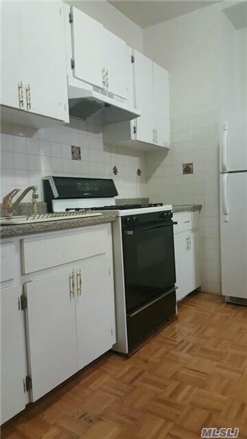Building Photo - 387 E 96th St