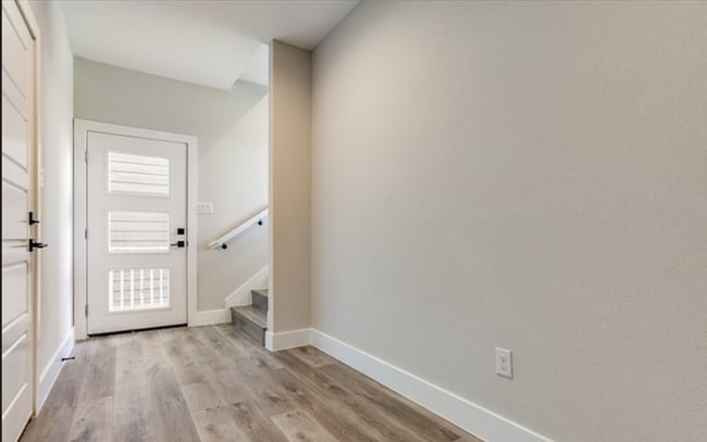 Building Photo - LUXURY ALAMO HEIGHTS TOWNHOME