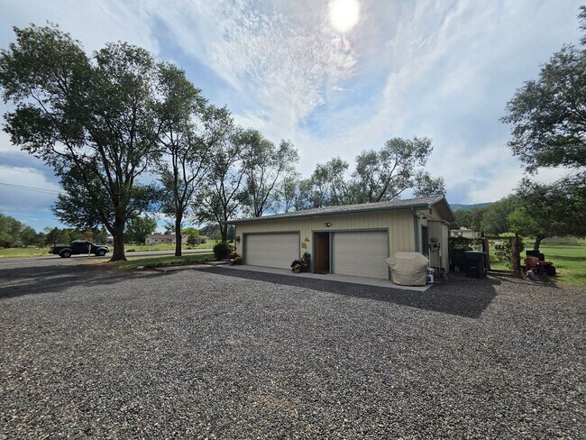 Building Photo - 5675 E Burris Ln