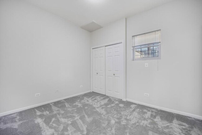 Foto del edificio - 3 bedroom in Chicago IL 60612
