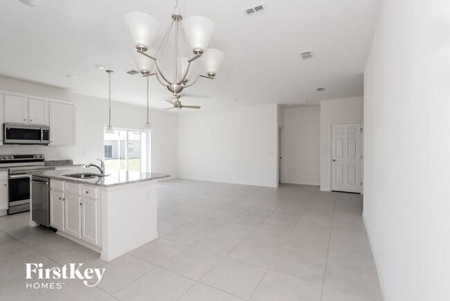 Foto del edificio - 519 Crown Rose Dr