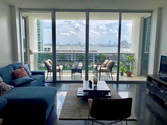 Foto del edificio - 7929 West Dr