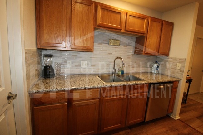 Foto del edificio - Beautiful 3-Bedroom Home Near the Branson Strip