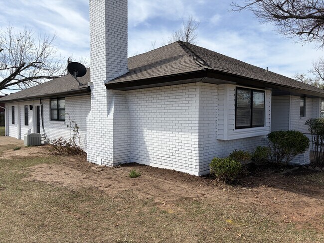 Building Photo - 5800 NW 45th St